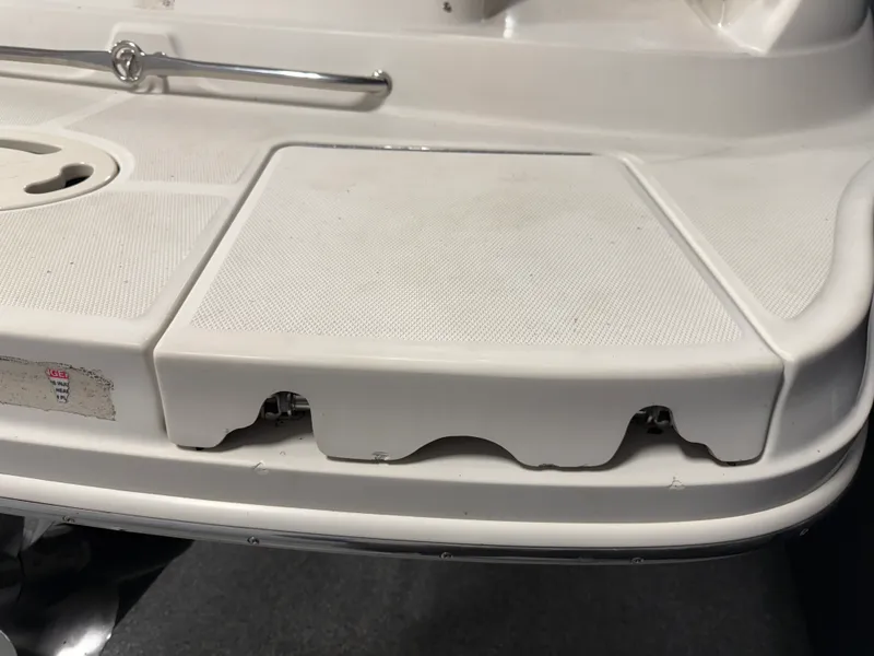 Slide: The Image of Sea Ray 220 SUNDECK 2003 - 20