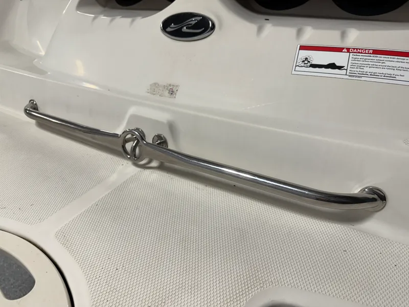 Slide: The Image of Sea Ray 220 SUNDECK 2003 - 23