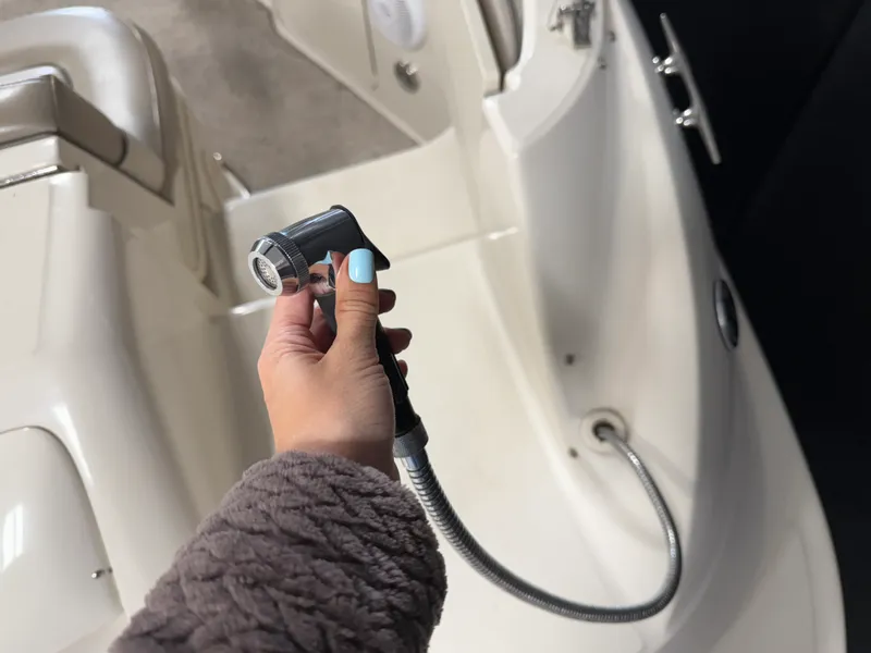 Slide: The Image of Sea Ray 220 SUNDECK 2003 - 26