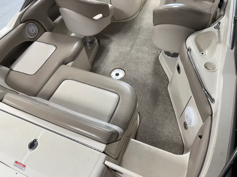 Slide: The Image of Sea Ray 220 SUNDECK 2003 - 28