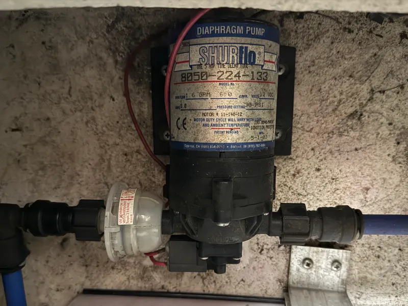 Slide: The Image of Sea Ray 220 SUNDECK 2003 - 31