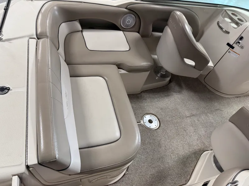 Slide: The Image of Sea Ray 220 SUNDECK 2003 - 36