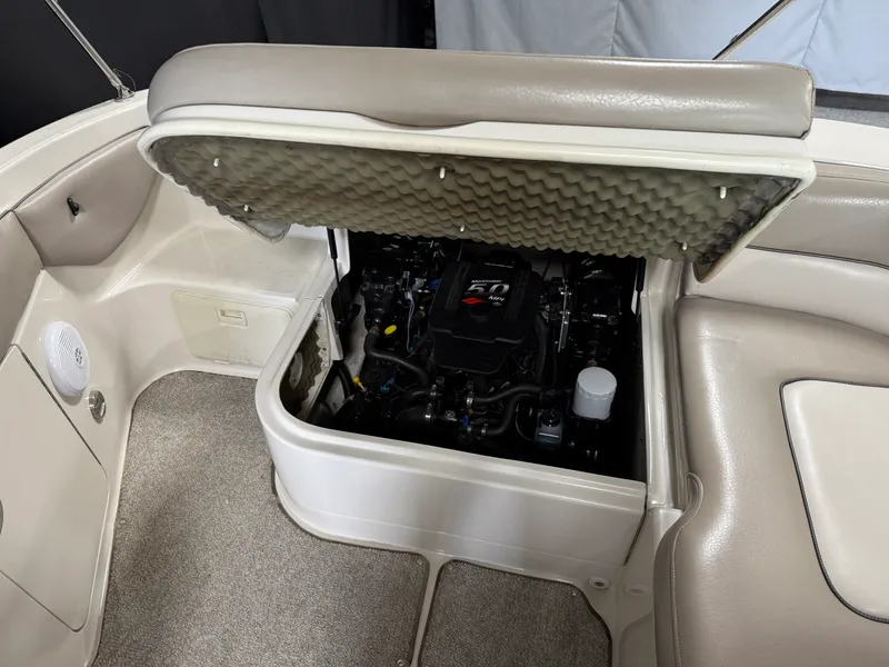 Slide: The Image of Sea Ray 220 SUNDECK 2003 - 37