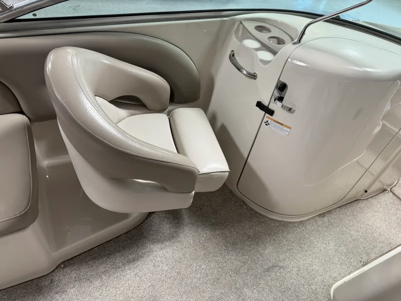 Slide: The Image of Sea Ray 220 SUNDECK 2003 - 49