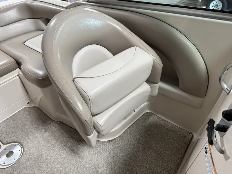 Slide: The Image of Sea Ray 220 SUNDECK 2003 - 51