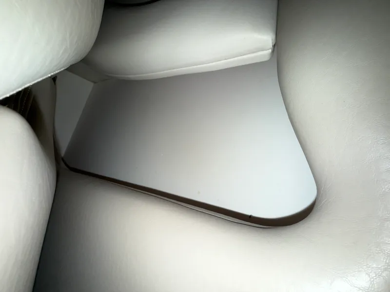 Slide: The Image of Sea Ray 220 SUNDECK 2003 - 54