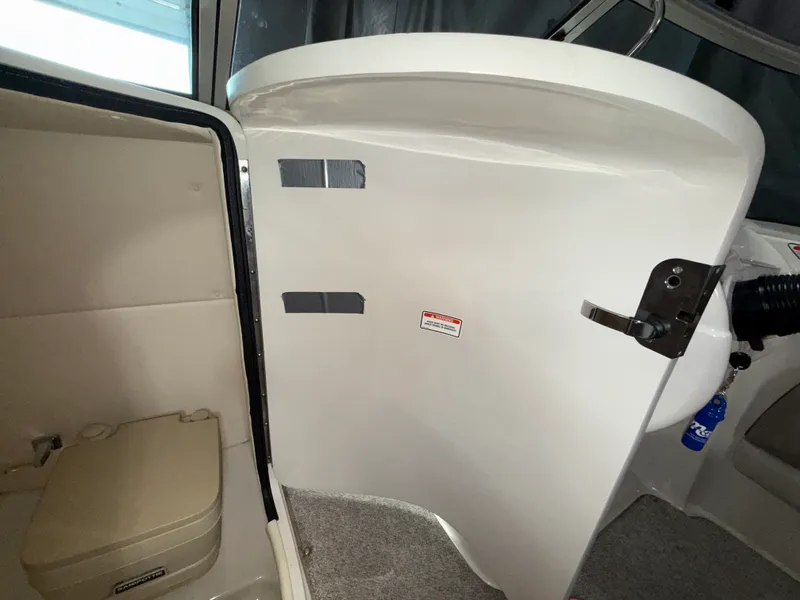 Slide: The Image of Sea Ray 220 SUNDECK 2003 - 61