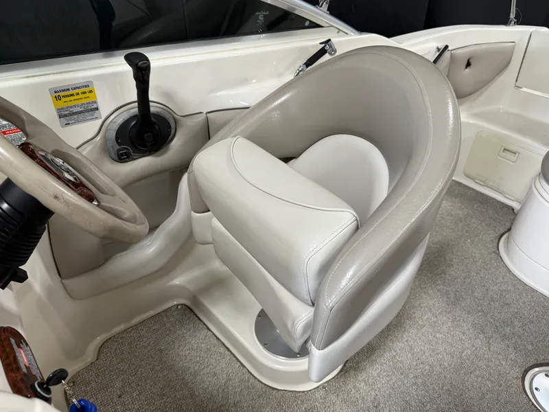 Slide: The Image of Sea Ray 220 SUNDECK 2003 - 64