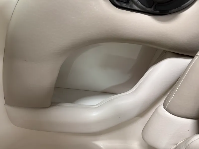 Slide: The Image of Sea Ray 220 SUNDECK 2003 - 69