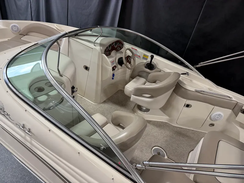 Slide: The Image of Sea Ray 220 SUNDECK 2003 - 7
