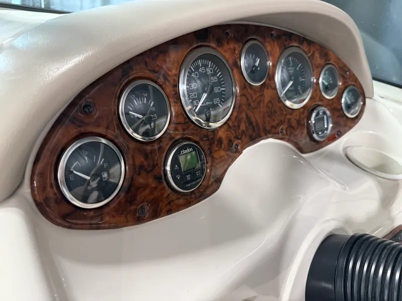 Slide: The Image of Sea Ray 220 SUNDECK 2003 - 72