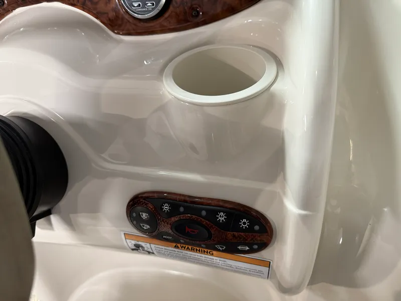 Slide: The Image of Sea Ray 220 SUNDECK 2003 - 74