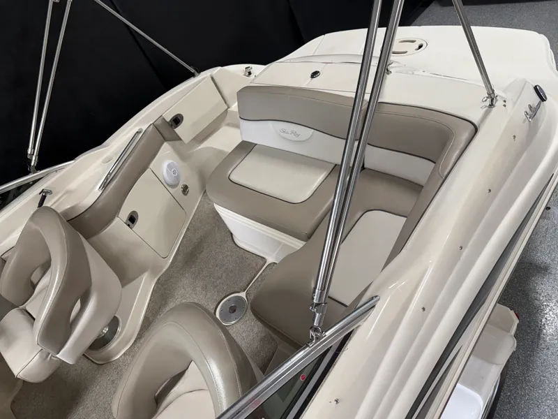 Slide: The Image of Sea Ray 220 SUNDECK 2003 - 8