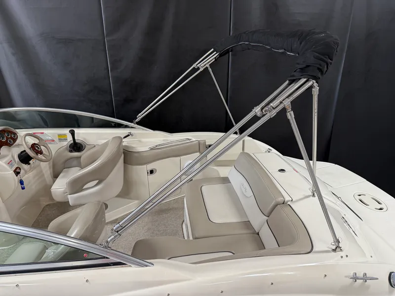 Slide: The Image of Sea Ray 220 SUNDECK 2003 - 9