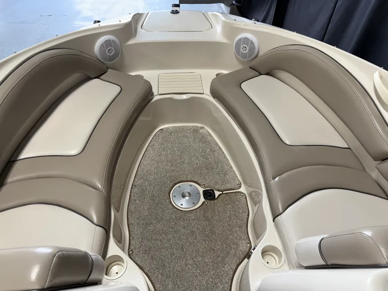 Slide: The Image of Sea Ray 220 SUNDECK 2003 - 93