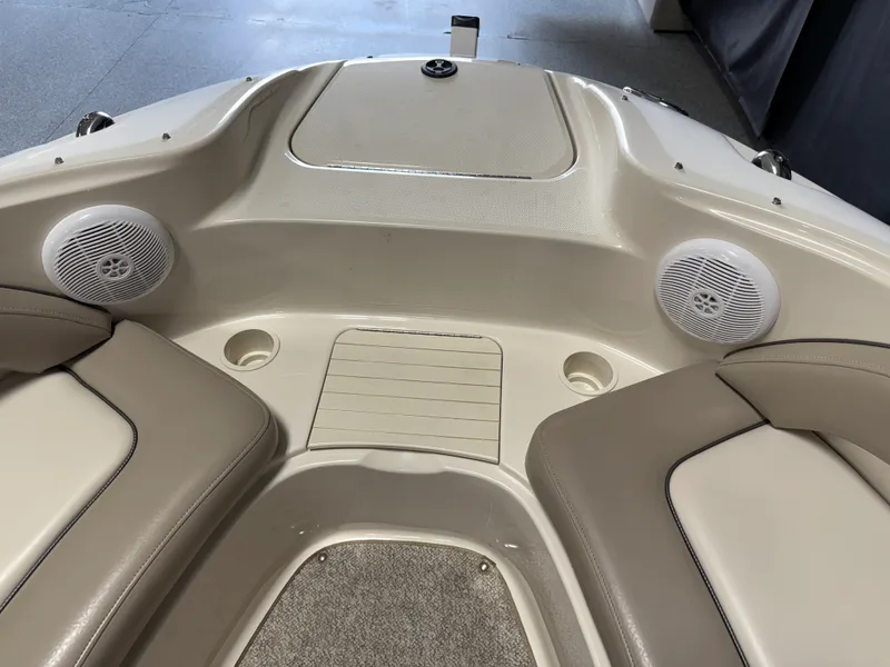 Slide: The Image of Sea Ray 220 SUNDECK 2003 - 96