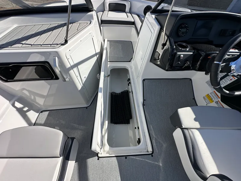 Slide: The Image of Yamaha SX195 2026 - 14