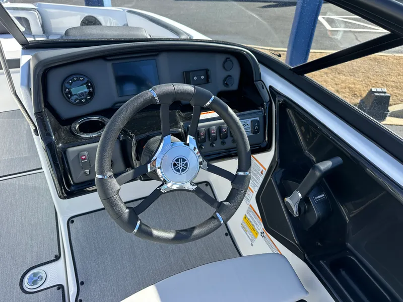 Slide: The Image of Yamaha SX195 2026 - 16