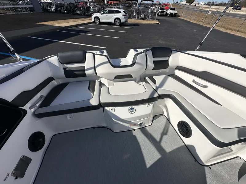 Slide: The Image of Yamaha SX195 2026 - 17