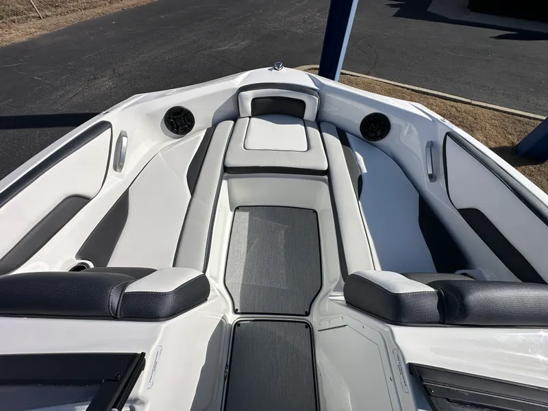 Slide: The Image of Yamaha SX195 2026 - 4