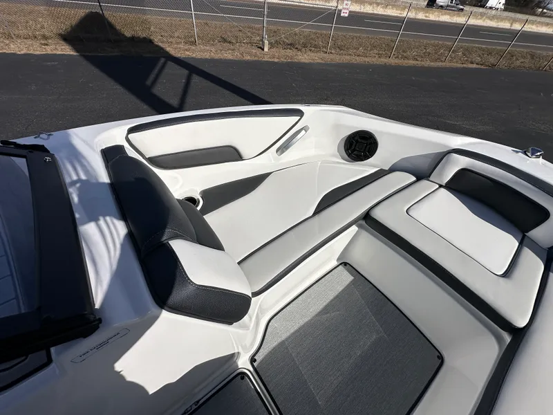 Slide: The Image of Yamaha SX195 2026 - 5