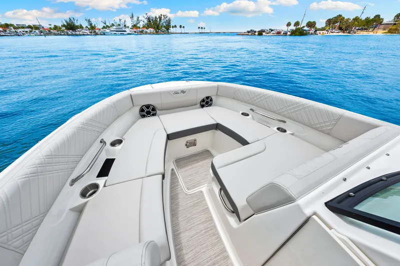 Slide: The Image of Sea Ray SDX 250 Outboard 2026 - 63