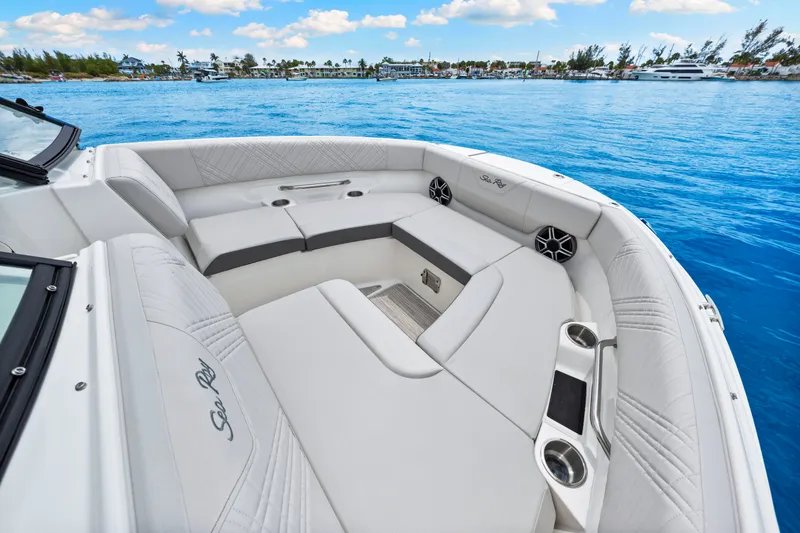 Slide: The Image of Sea Ray SDX 250 Outboard 2026 - 64