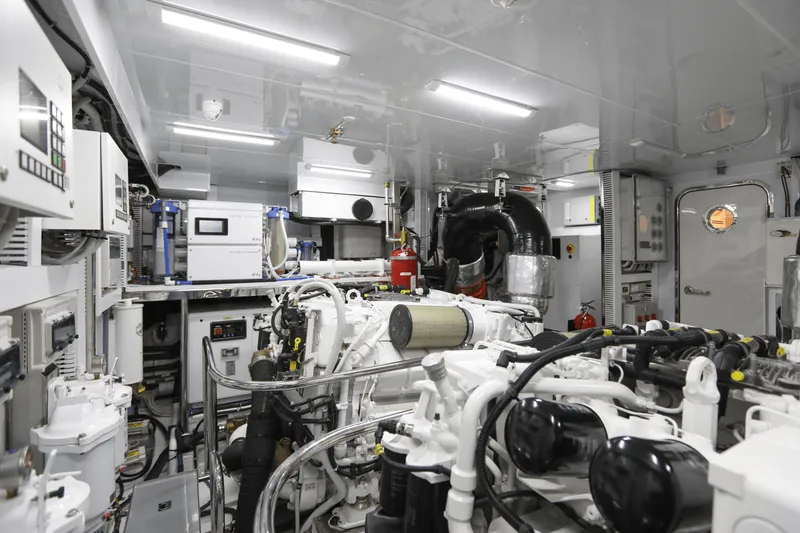 Slide: The Image of Ocean Alexander 28L 2025 - 45