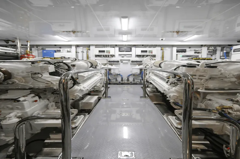 Slide: The Image of Ocean Alexander 28L 2025 - 46