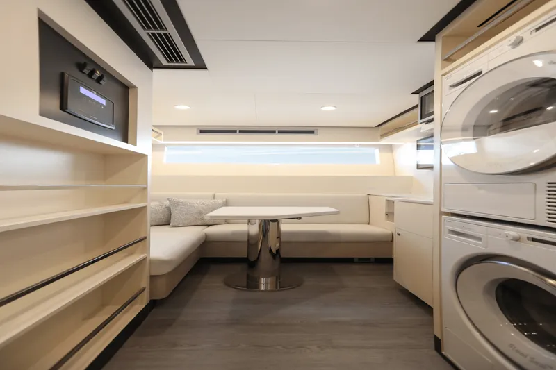 Slide: The Image of Ocean Alexander 28L 2025 - 48