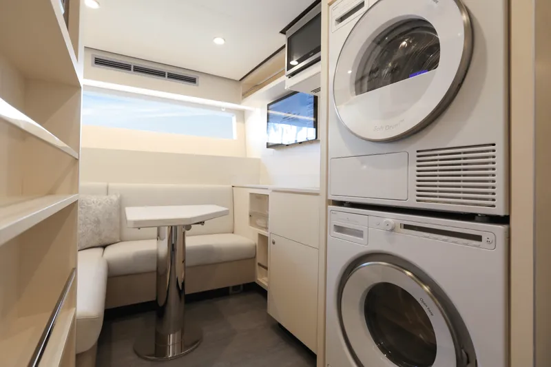 Slide: The Image of Ocean Alexander 28L 2025 - 50