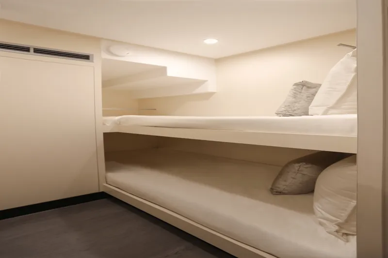 Slide: The Image of Ocean Alexander 28L 2025 - 51