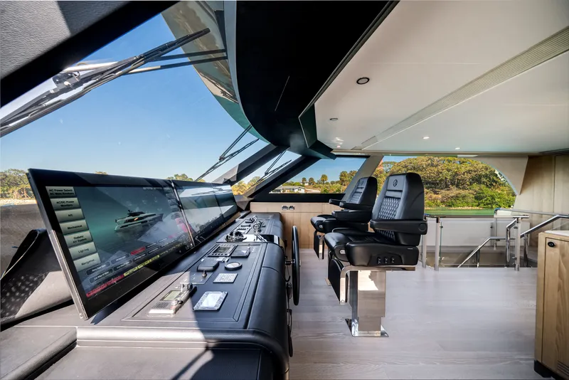 Slide: The Image of Ocean Alexander 28L 2025 - 60