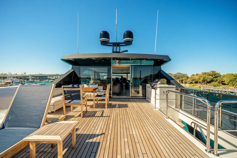 Slide: The Image of Ocean Alexander 28L 2025 - 65