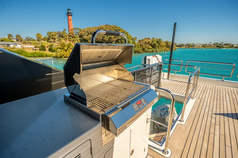 Slide: The Image of Ocean Alexander 28L 2025 - 70