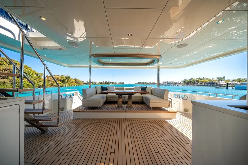 Slide: The Image of Ocean Alexander 28L 2025 - 72