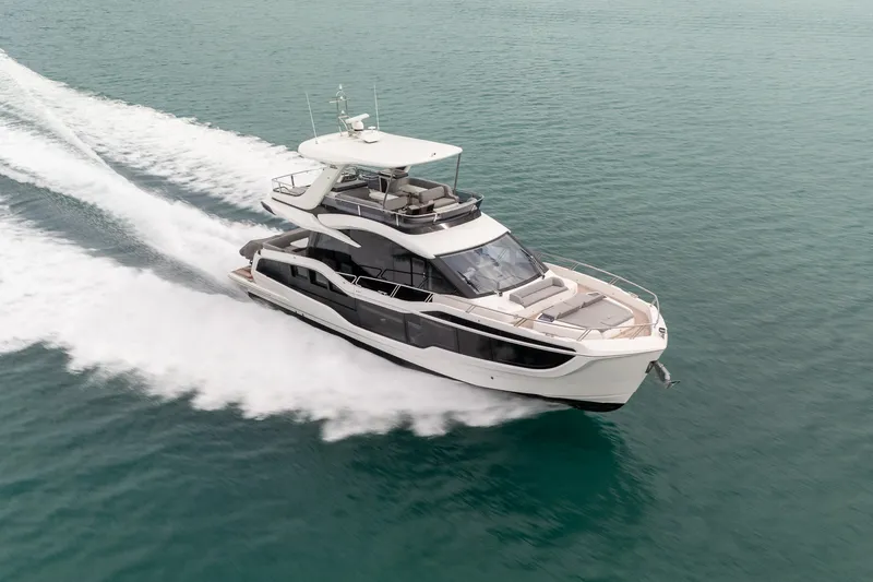 Slide: The Image of Galeon 560 FLY 2025 - 12