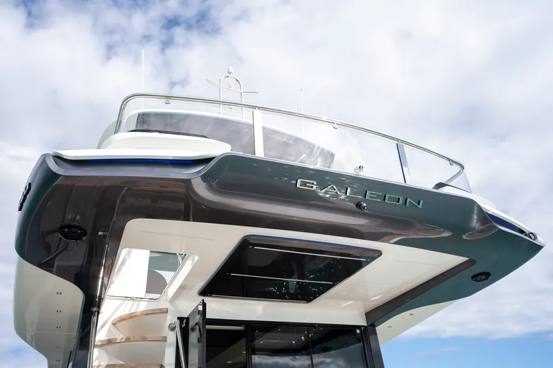 Slide: The Image of Galeon 560 FLY 2025 - 21