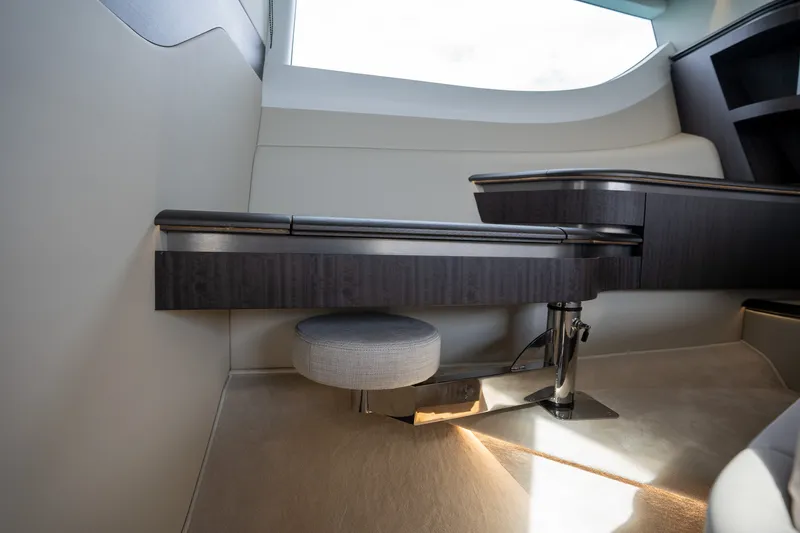 Slide: The Image of Galeon 560 FLY 2025 - 35