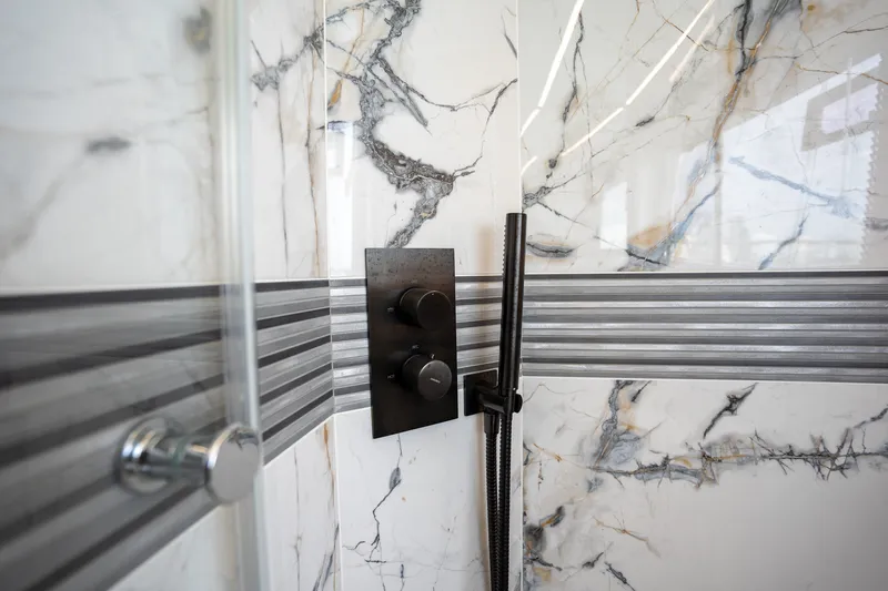 Slide: The Image of Galeon 560 FLY 2025 - 38