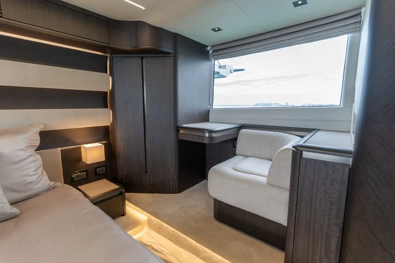 Slide: The Image of Galeon 560 FLY 2025 - 47