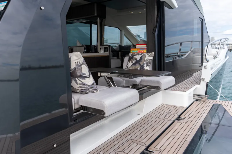 Slide: The Image of Galeon 560 FLY 2025 - 54