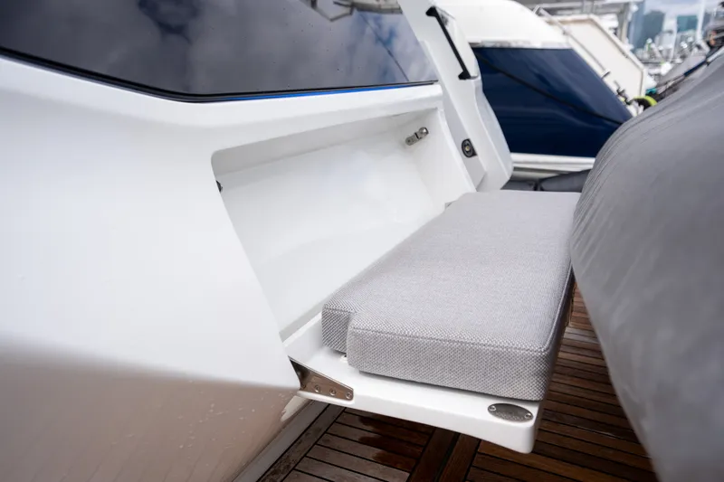 Slide: The Image of Galeon 560 FLY 2025 - 69