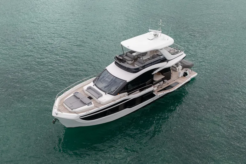Slide: The Image of Galeon 560 FLY 2025 - 80