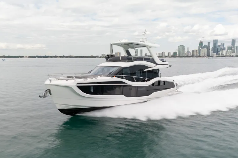 Slide: The Image of Galeon 560 FLY 2025 - 9