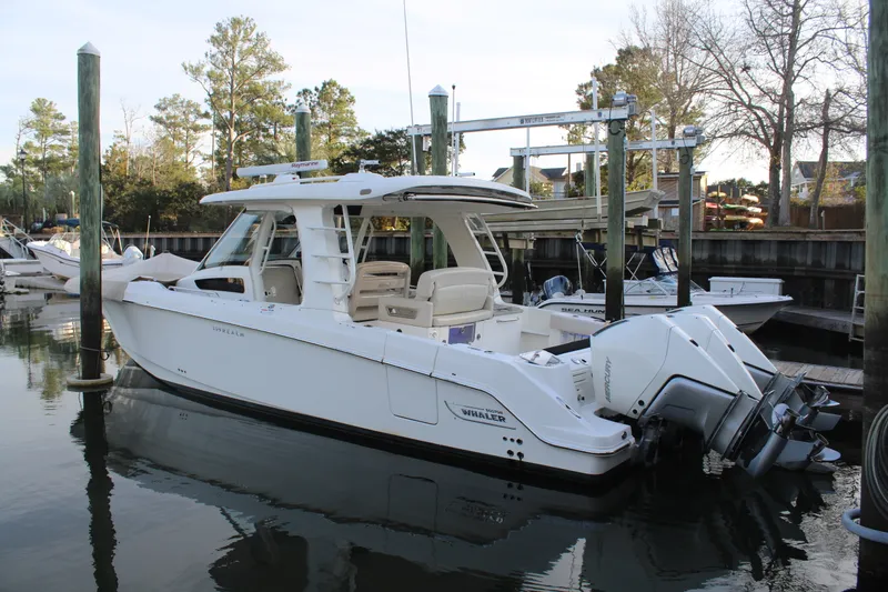 Slide: The Image of Boston Whaler 350 REALM 2021 - 2