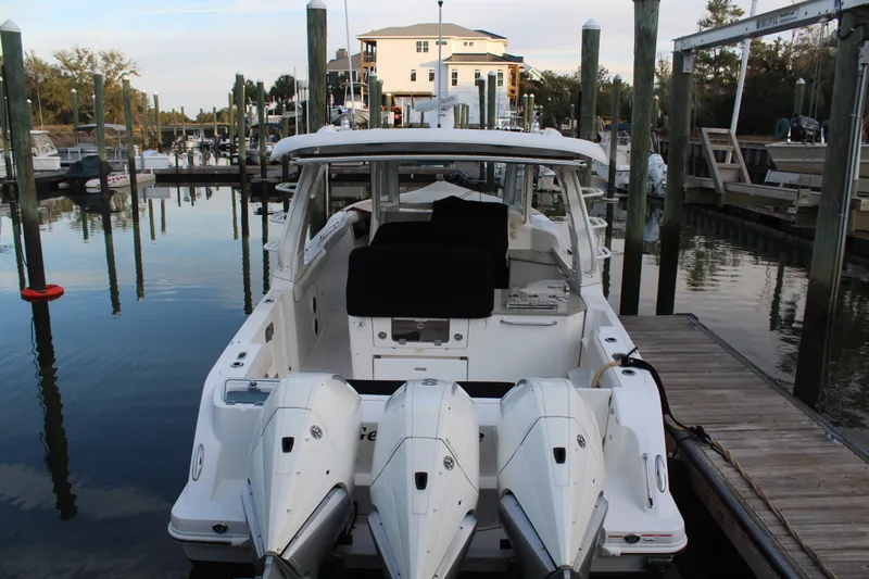 Slide: The Image of Boston Whaler 350 REALM 2021 - 24