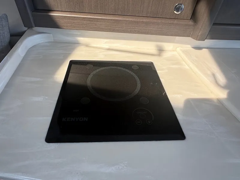 Slide: The Image of Intrepid 475 SPORT YACHT 2019 - 14