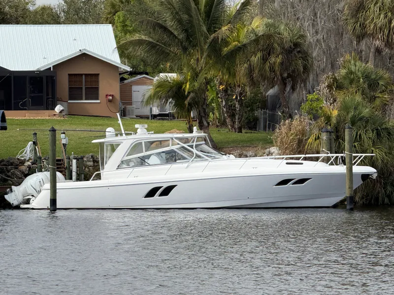 Slide: The Image of Intrepid 475 SPORT YACHT 2019 - 2