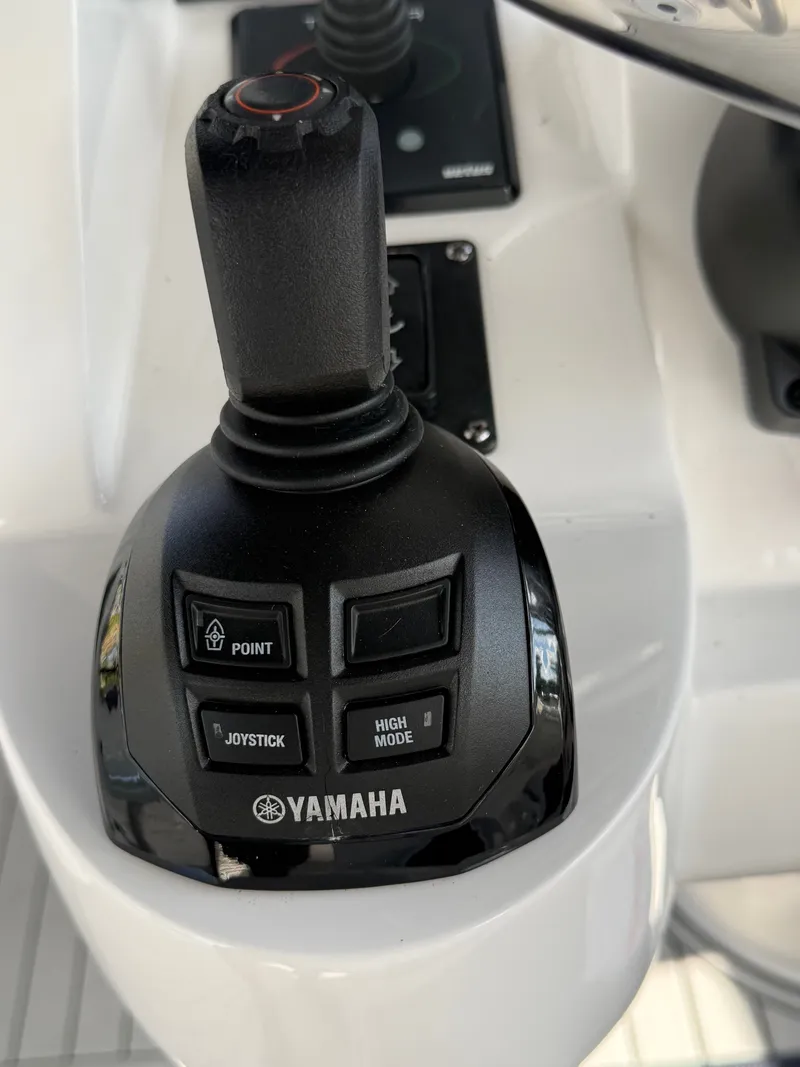 Slide: The Image of Intrepid 475 SPORT YACHT 2019 - 23